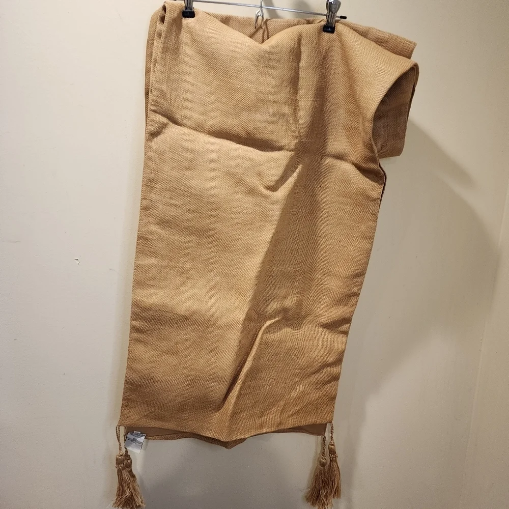 Potery Barn Tan 100% Kenaf  Runner Table cloth 20
